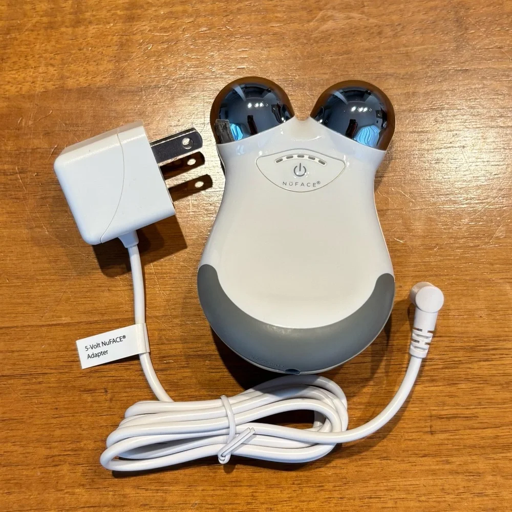 NuFace Mini Device with Adapter - Picture 1 of 2